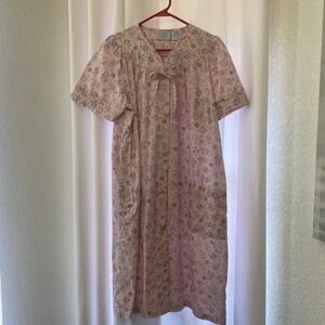 Vintage‎ Ashley Taylor Pink Floral Muumuu House Dress Nightgown Robe Medium
